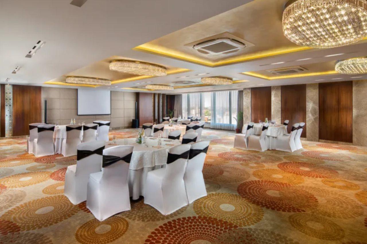Nirvana Sarovar Portico Gorakhpur Buitenkant foto